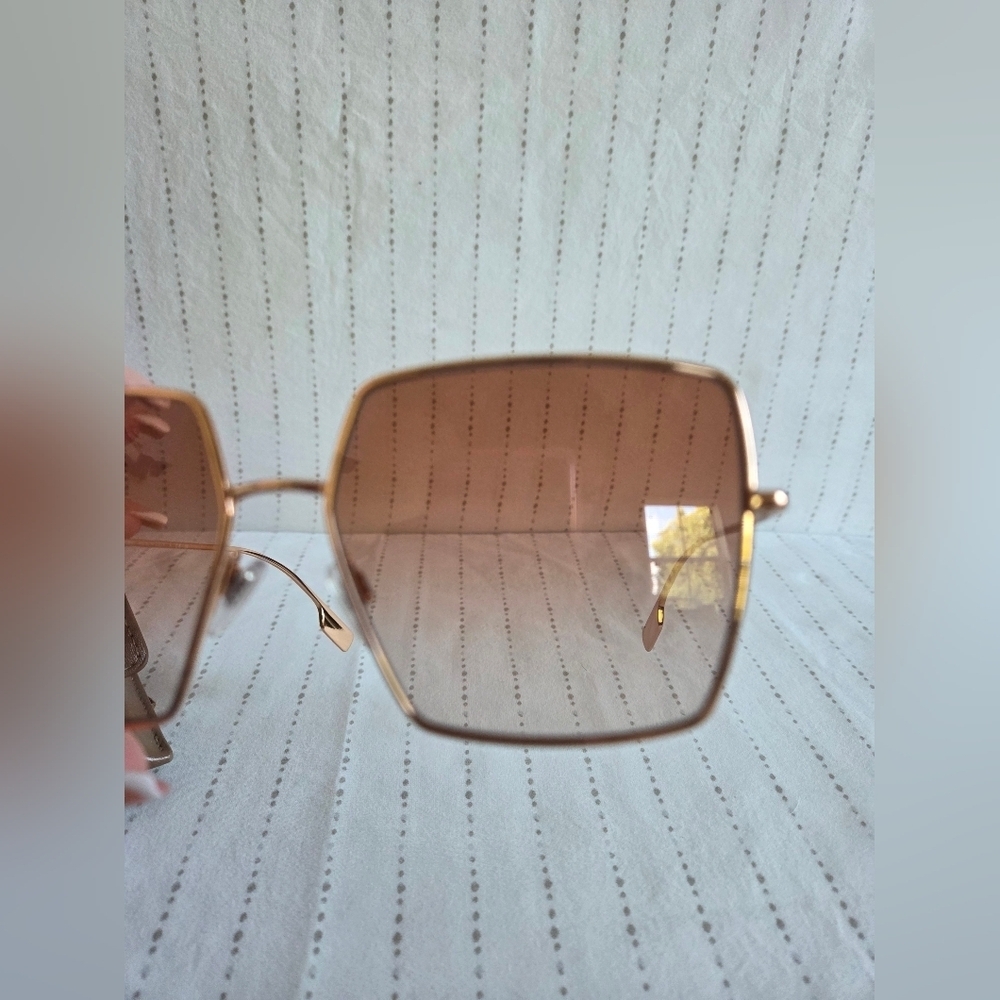 Burberry BE3133 DAPHNE Sunglasses – Rose Gold / Gradient Pink, BNIB - Picture 5 of 7